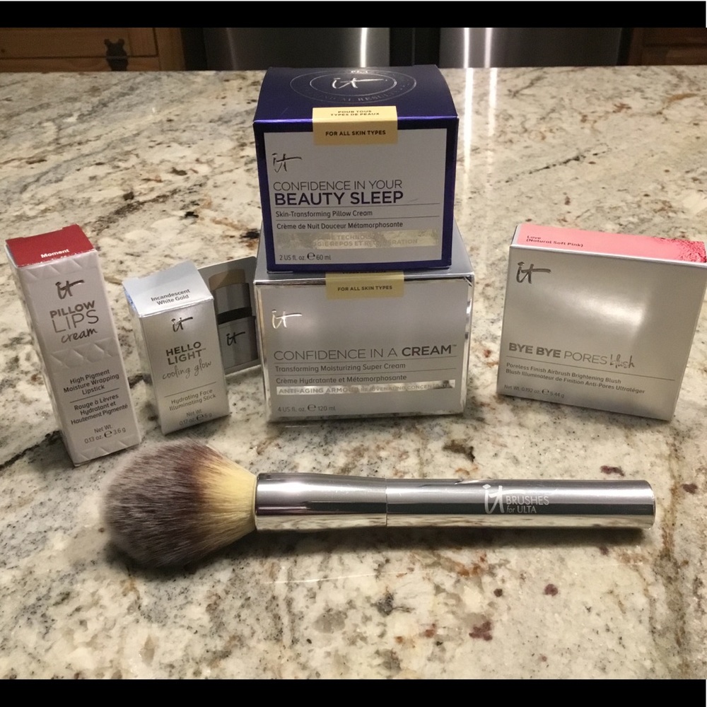 IT Cosmetics Bundle *Brand New*